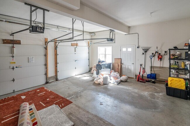 Building Photo - 5 Lowther Pl