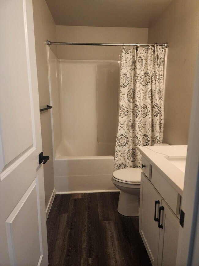 Building Photo - 61 E Ellinor Peak Pl