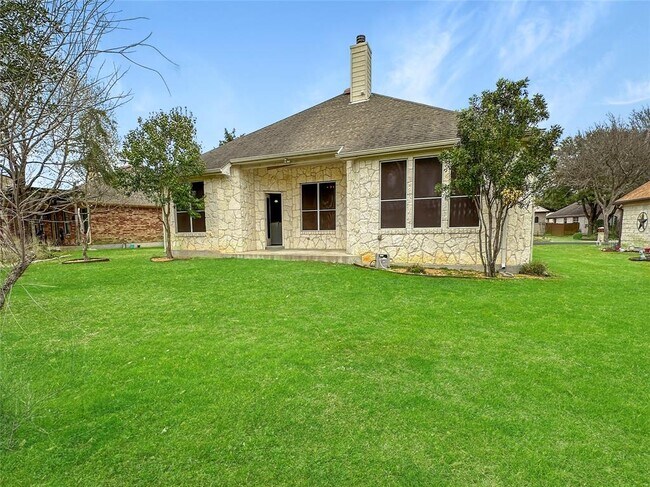 Building Photo - 11032 River Plantation Dr