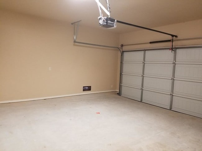 Building Photo - 186-188 Joanne Cove