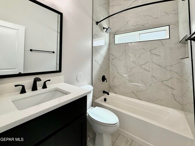 Building Photo - 15372 Imagine Dr