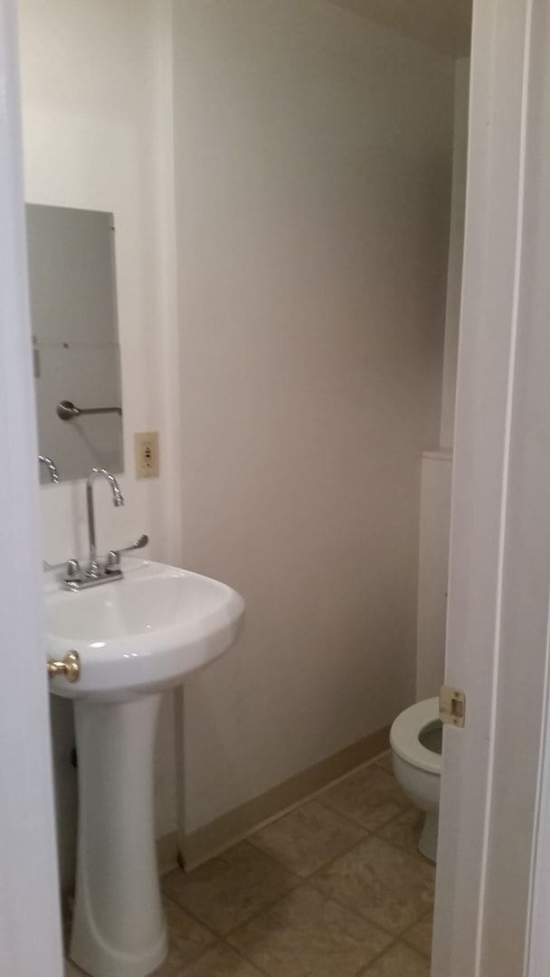 Building Photo - Super cute 1 bedroom apartment on the South Side Flats!