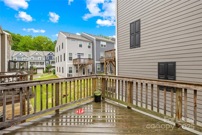 Building Photo - 2321 Creekmere Ln