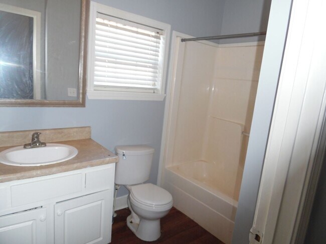 Building Photo - N242