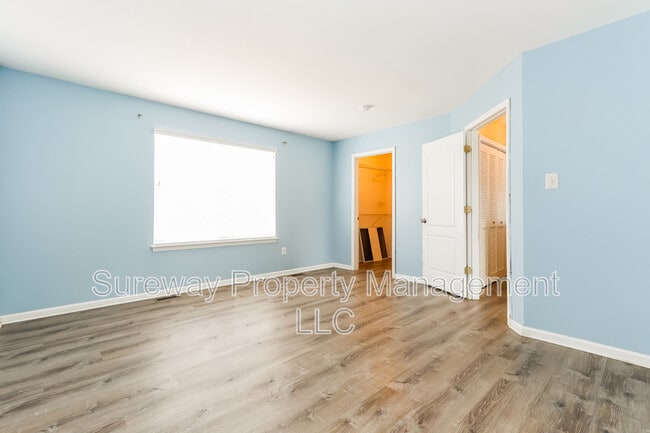 Building Photo - 317 Upas Ave