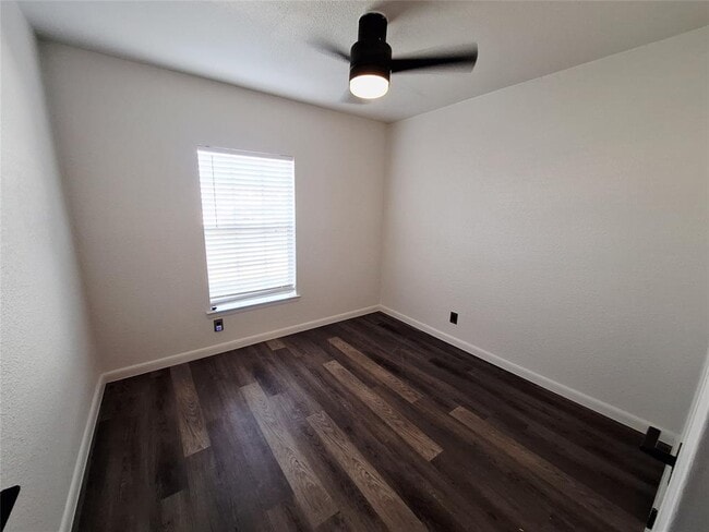 Building Photo - 1005 Ridgeline Dr