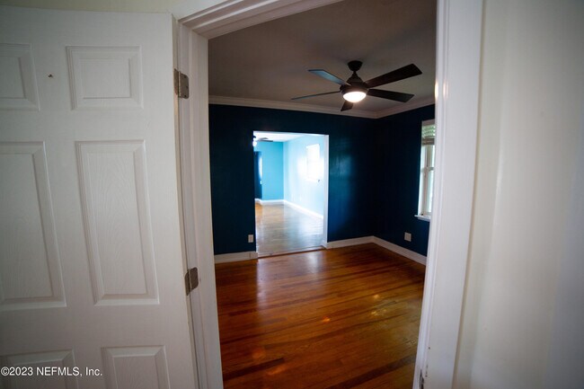 Building Photo - 2010 3rd St