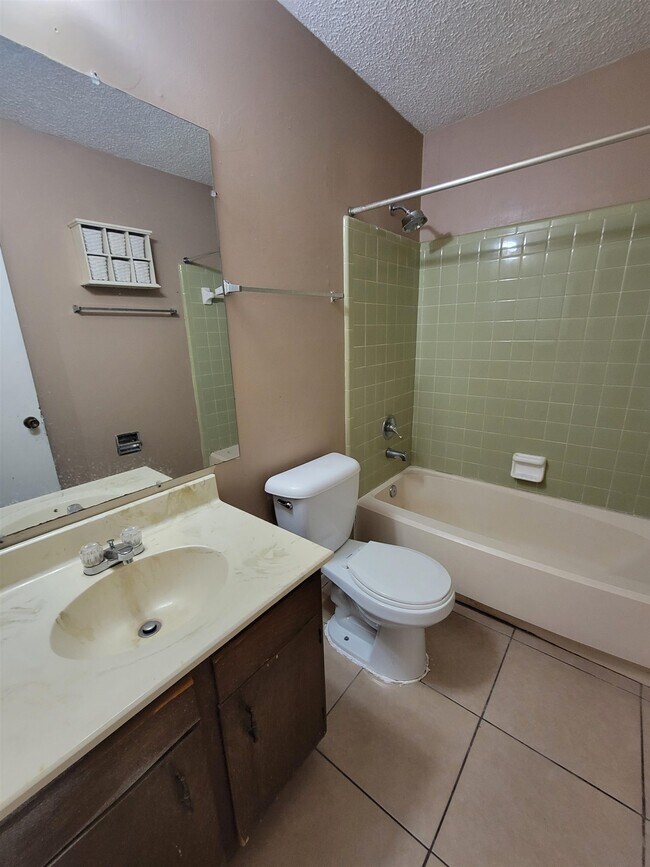 Building Photo - 5392 Dawn Ct