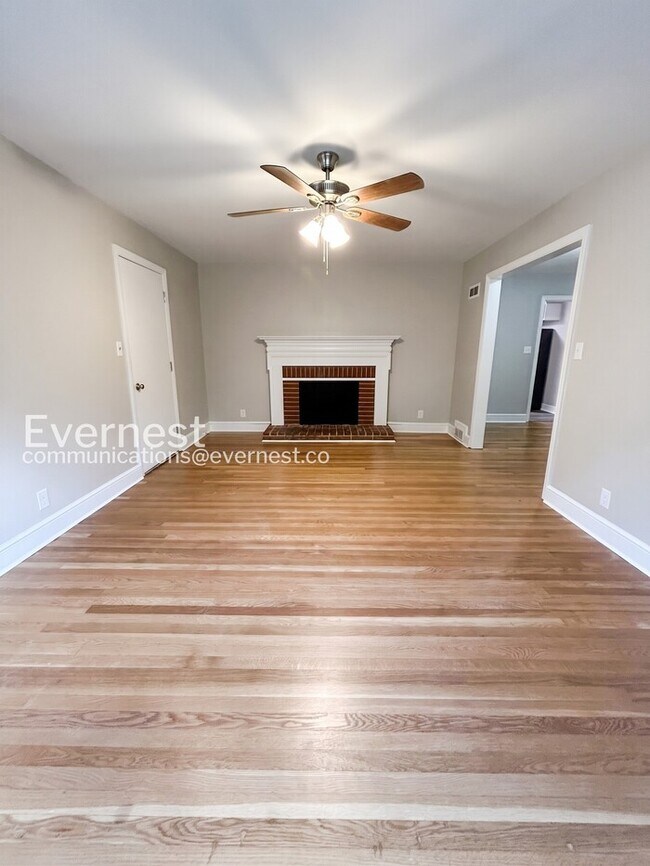 Building Photo - 112 Tabor St