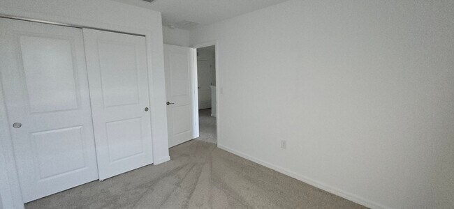 Building Photo - 5742 Archipelago St