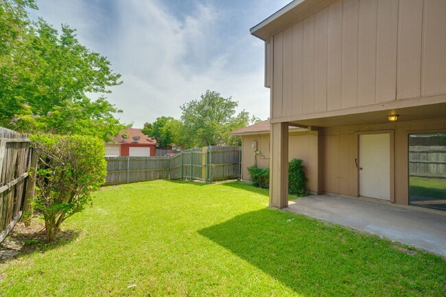 Building Photo - $1,000 Off first month.
