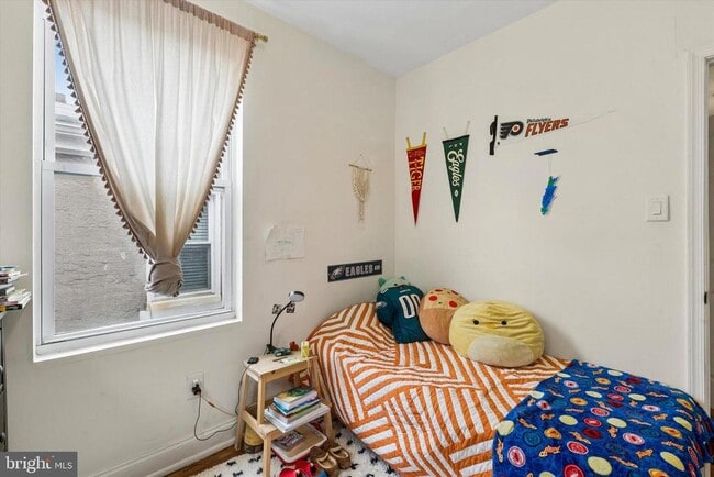 Building Photo - 1555 E Palmer St