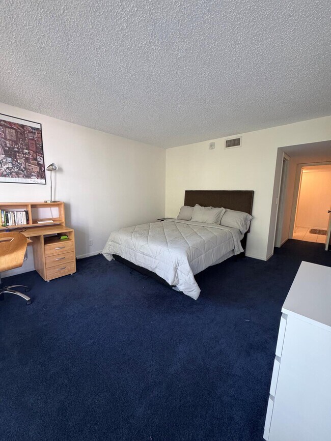 Building Photo - 799 Jeffery St