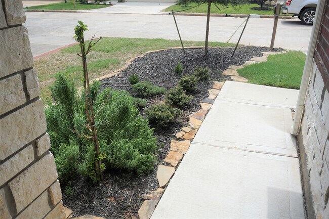 Building Photo - 12950 Shady Grove Ln