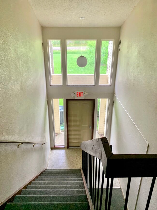 Building Photo - Kingswood Estates