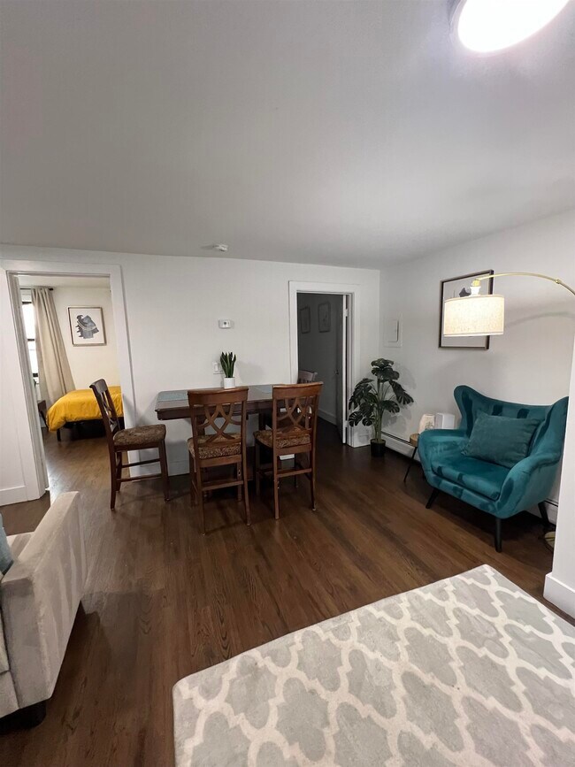 Building Photo - 506 Grand St