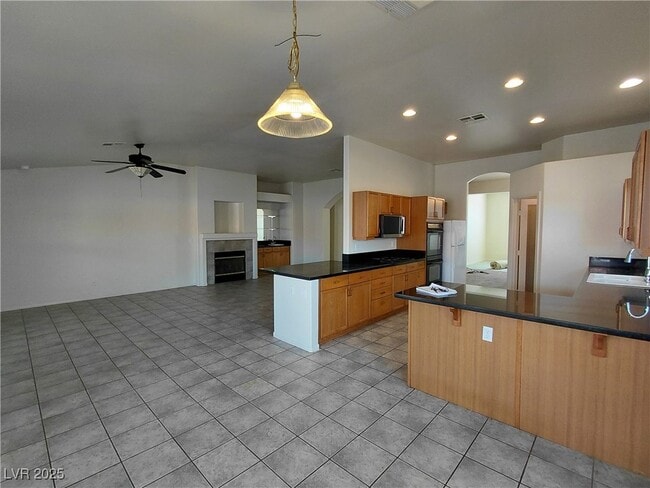 Building Photo - 6132 Peggotty Ave