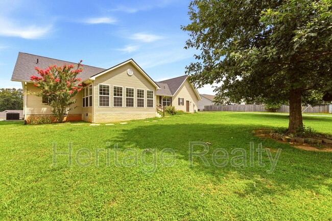Building Photo - 2707 Lady Bug Ln
