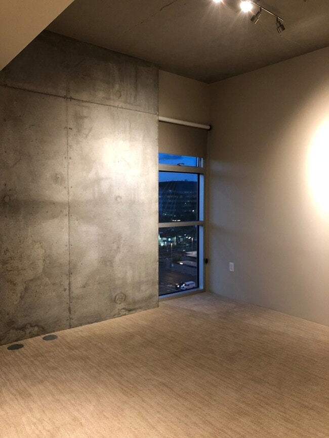 Building Photo - Gorgeous Juhl Unit For Lease