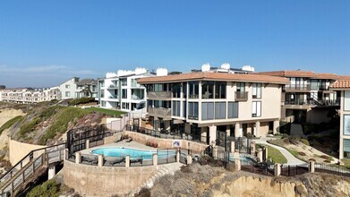 Building Photo - 190 Del Mar Shores Terrace