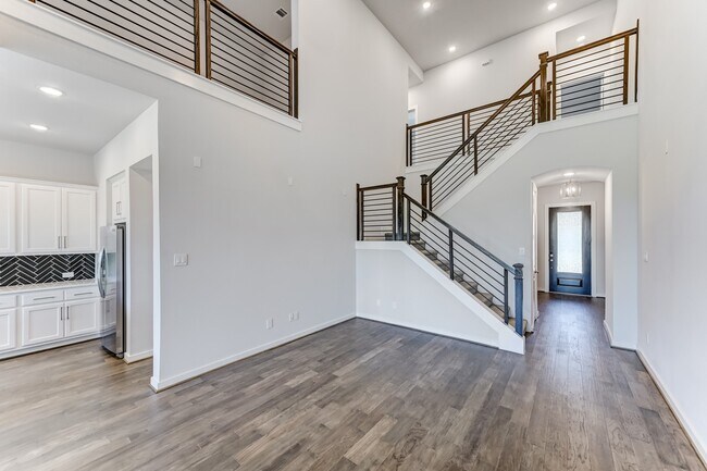 Building Photo - 6570 Scarlet Pond Ln