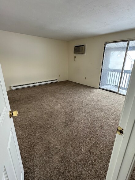 Building Photo - 11 Gibbs St