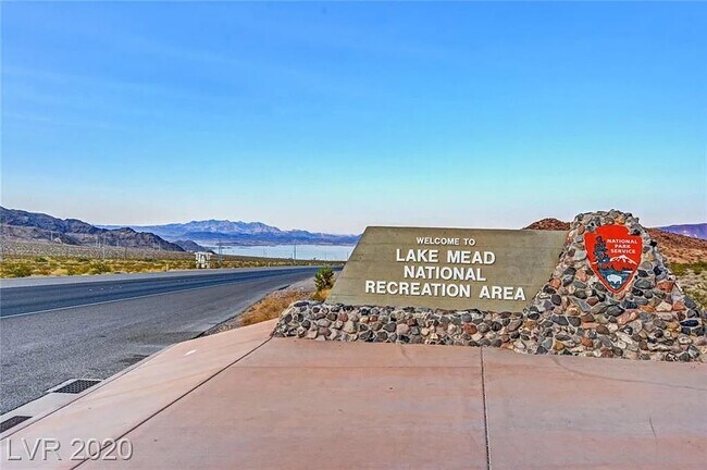 Building Photo - 870 Avenue B