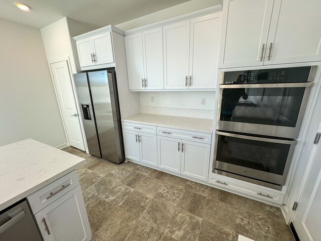 Building Photo - 5 bedroom Murrieta home for LEASE!