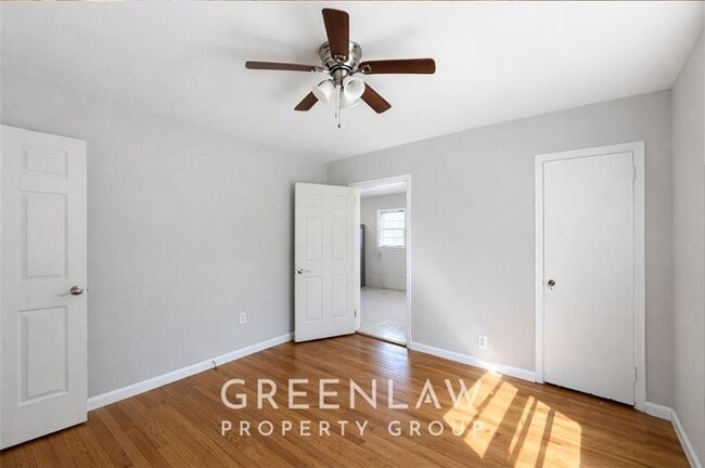 Building Photo - 1944 Lyle Ave