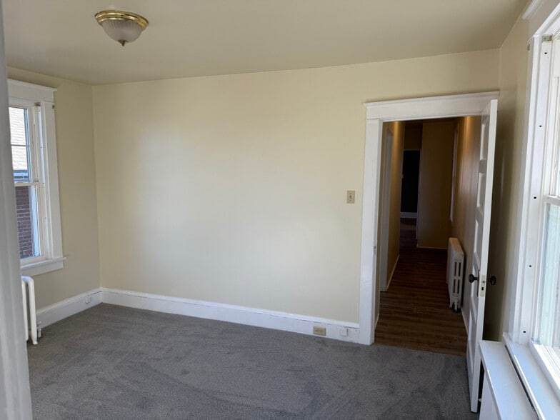 Building Photo - 322 S West End Ave