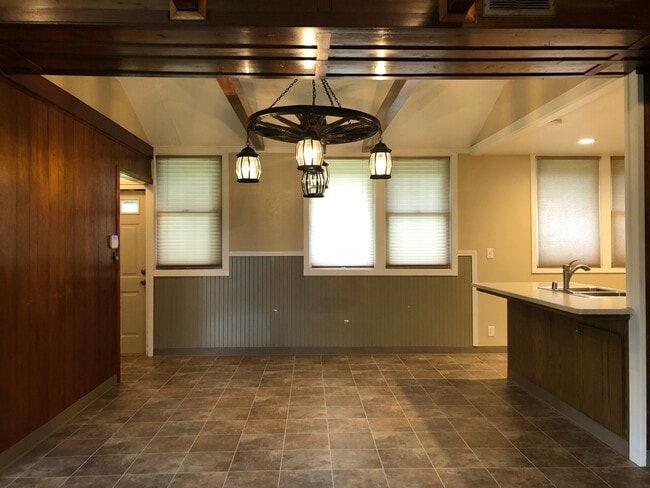 Building Photo - 1980 Sultana Dr