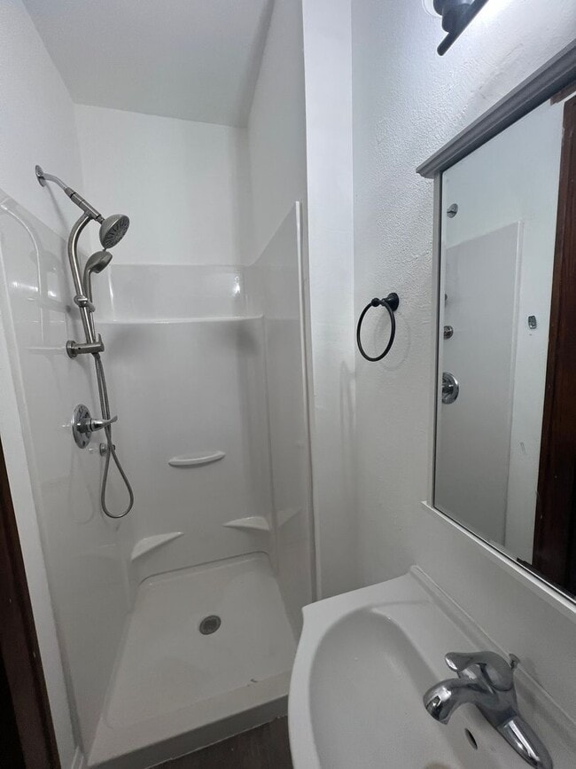 Building Photo - Click the “Apply Now” button or email wapmrentals@gmail.com for a prompt response.