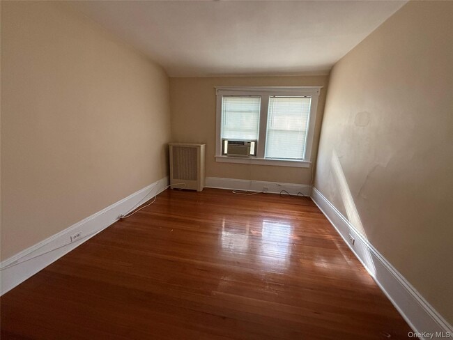 Building Photo - 15 Maple Grove St