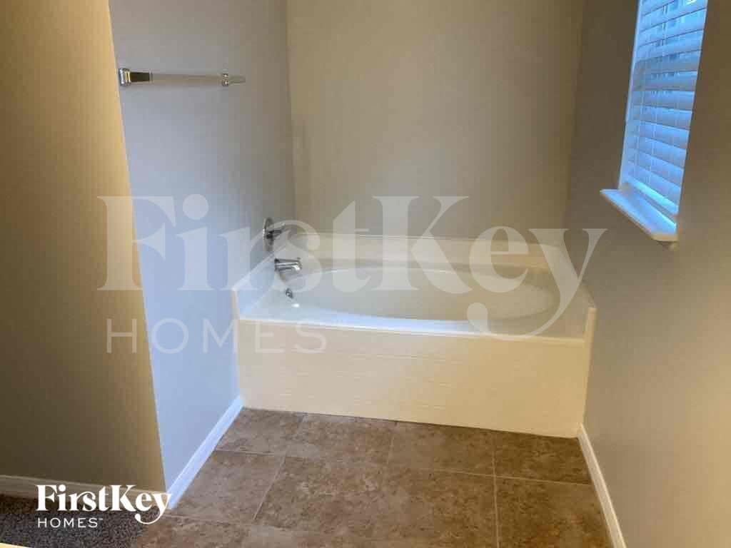 Building Photo - 618 Doe Cove Pl