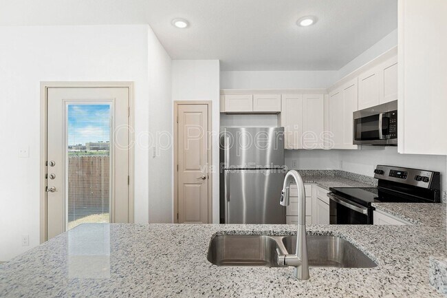 Building Photo - 7523 Gramercy Wy