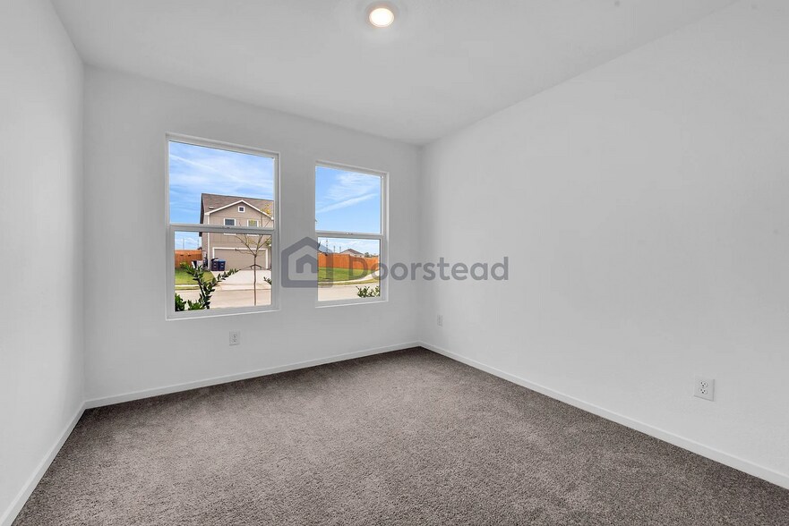 Building Photo - 3012 Yellow Pine Ave