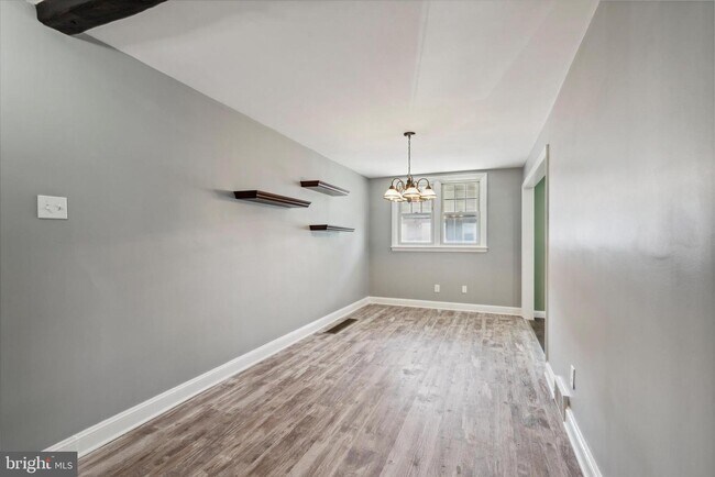 Building Photo - 330 Rively Ave