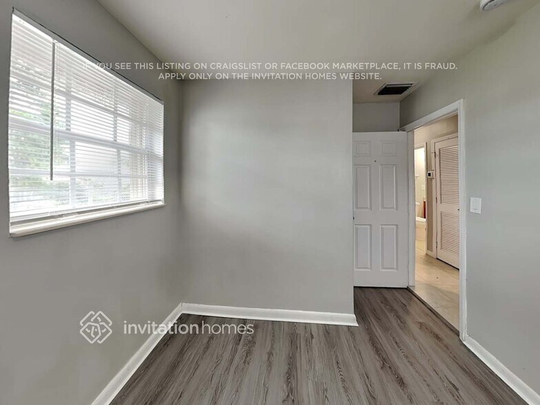 Building Photo - 2712 Alcazar Dr