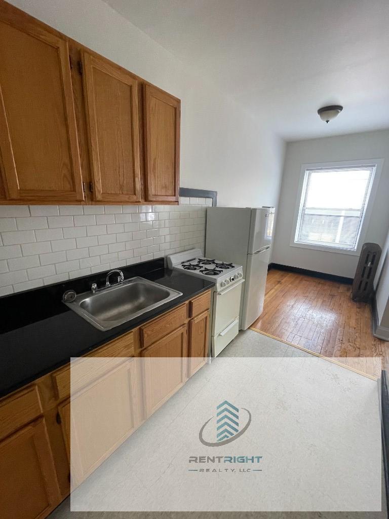 Building Photo - 4354 N Elston Ave