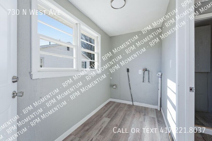 Building Photo - 730 N West Ave