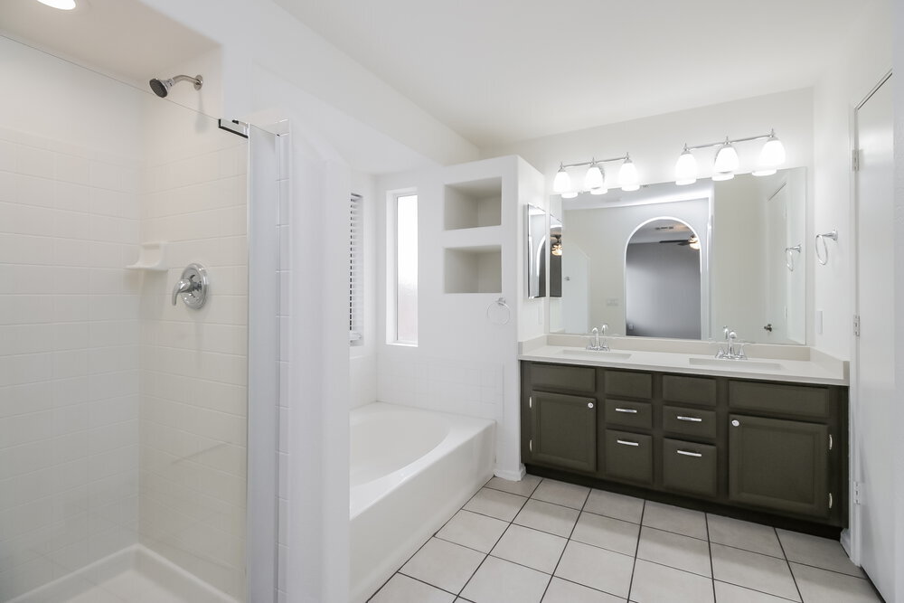 Building Photo - 873 W Sierra Madre Ave