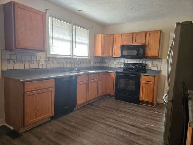 Building Photo - 1006 Holden St