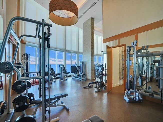 Building Photo - 15901 Collins Ave