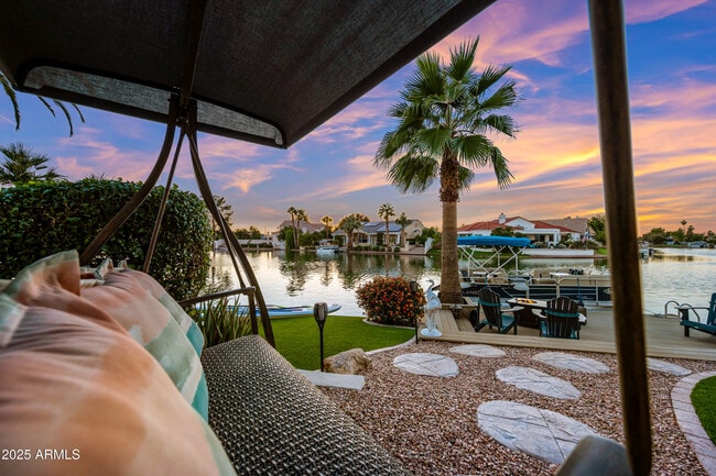 Building Photo - 1817 E Willow Tree Ct