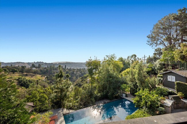 Building Photo - 3772 San Rafael Ave