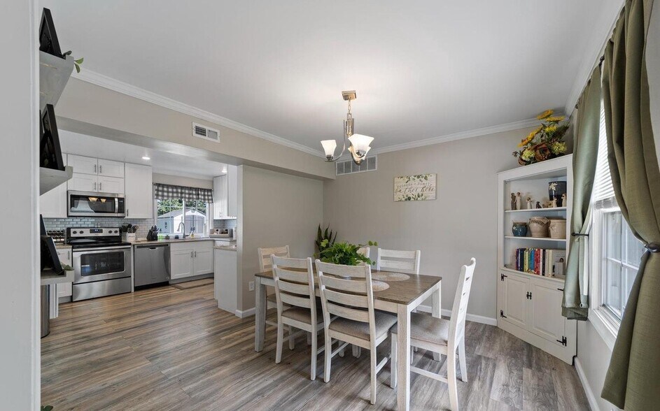 Building Photo - 97 Shawmont Ln