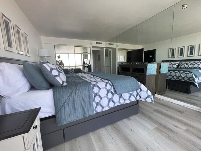 New furnishings - 1710 Avenida Del Mundo