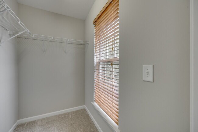 Building Photo - "Charming 3-Bedroom Retreat in Fort Mill -...