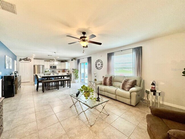 Building Photo - 10509 Carloway Hills Dr
