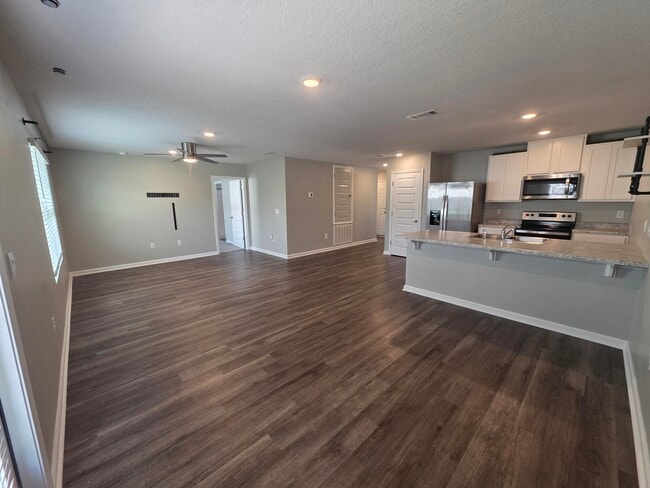 Building Photo - 3123 Van Day Way